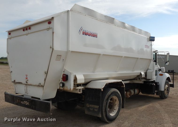 image for item DF5293 2007 Kenworth T300  feed mixer truck