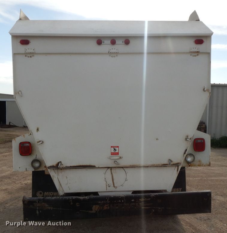 image for item DF5293 2007 Kenworth T300  feed mixer truck