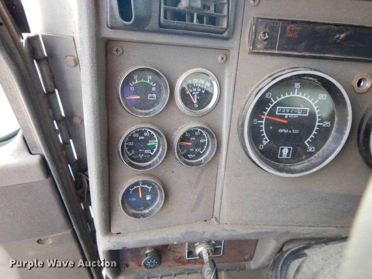 image for item DF5293 2007 Kenworth T300  feed mixer truck