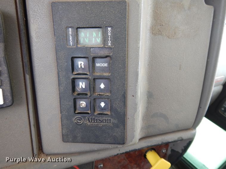 image for item DF5293 2007 Kenworth T300  feed mixer truck