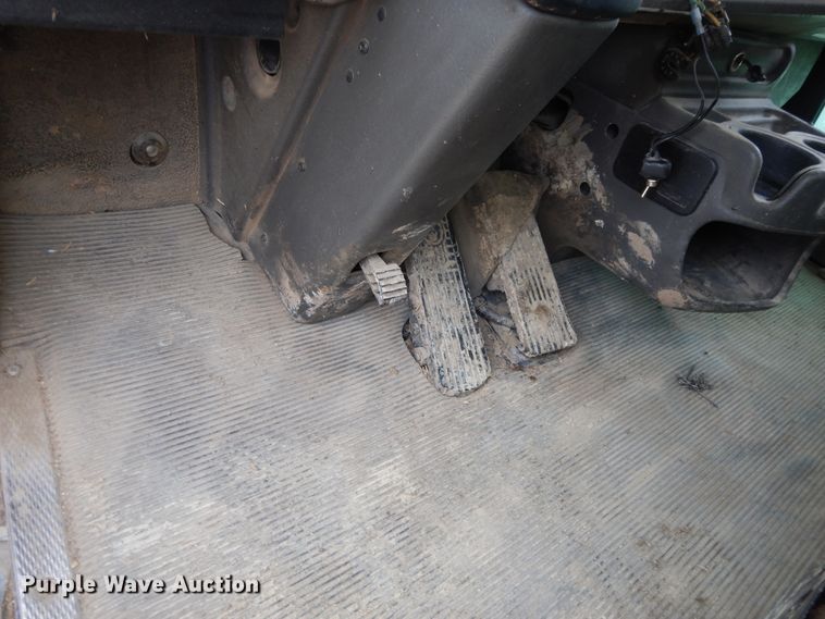 image for item DF5293 2007 Kenworth T300  feed mixer truck