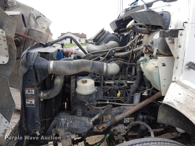 image for item DF5293 2007 Kenworth T300  feed mixer truck