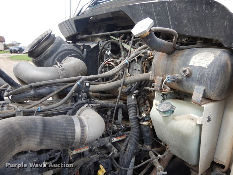 image for item DF5293 2007 Kenworth T300  feed mixer truck