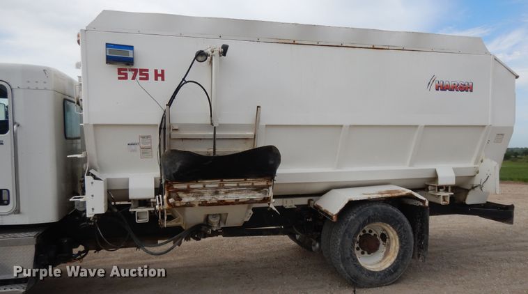 image for item DF5293 2007 Kenworth T300  feed mixer truck