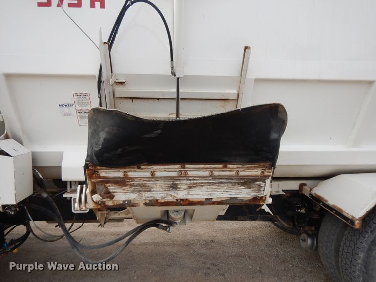 image for item DF5293 2007 Kenworth T300  feed mixer truck