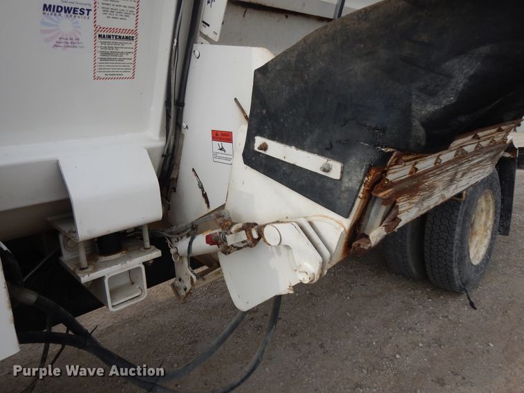 image for item DF5293 2007 Kenworth T300  feed mixer truck