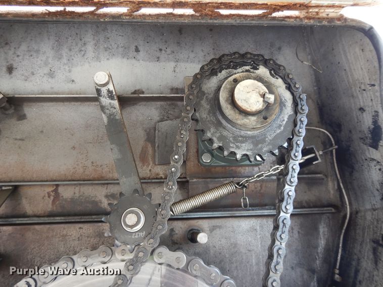 image for item DF5293 2007 Kenworth T300  feed mixer truck