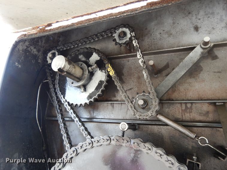 image for item DF5293 2007 Kenworth T300  feed mixer truck