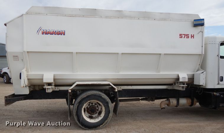 image for item DF5293 2007 Kenworth T300  feed mixer truck