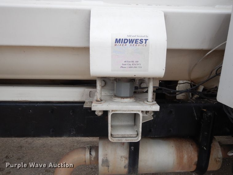 image for item DF5293 2007 Kenworth T300  feed mixer truck