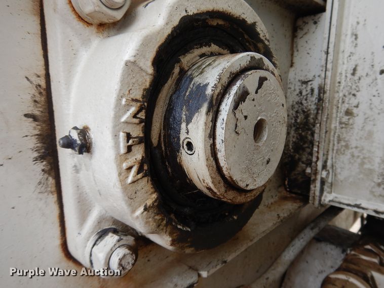 image for item DF5293 2007 Kenworth T300  feed mixer truck