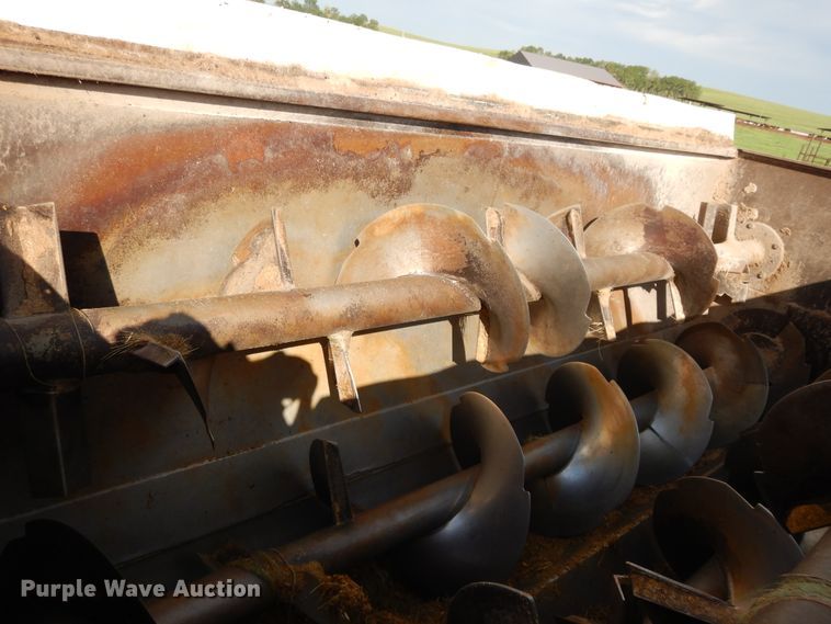 image for item DF5293 2007 Kenworth T300  feed mixer truck