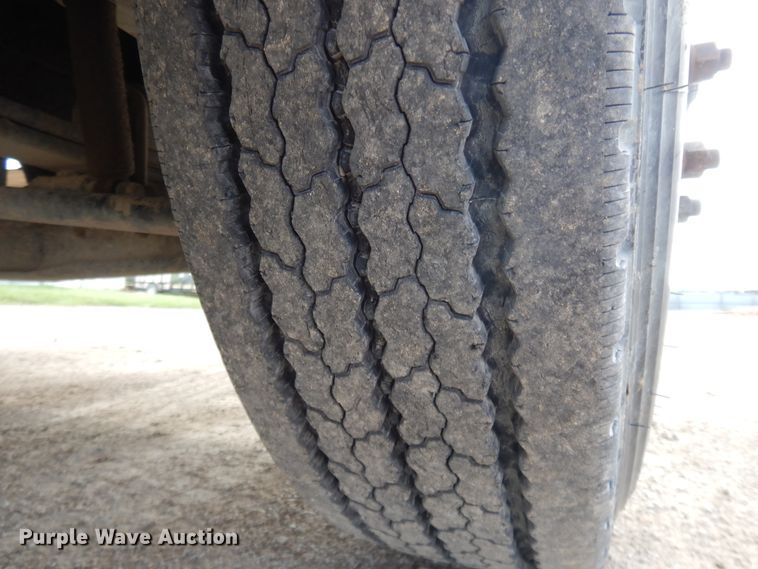 image for item DF5293 2007 Kenworth T300  feed mixer truck