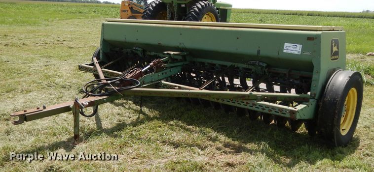 image for item DF5317 John Deere 8350 grain drill
