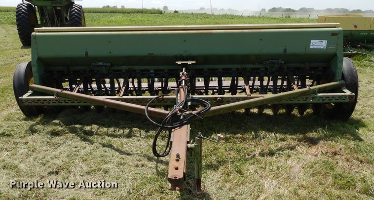 image for item DF5317 John Deere 8350 grain drill