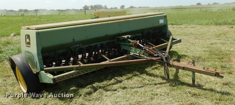 image for item DF5317 John Deere 8350 grain drill
