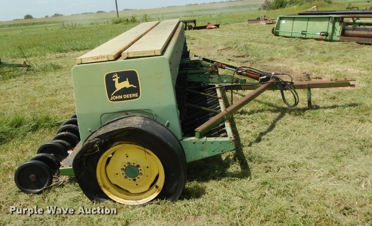image for item DF5317 John Deere 8350 grain drill