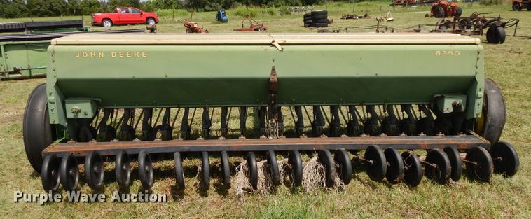 image for item DF5317 John Deere 8350 grain drill