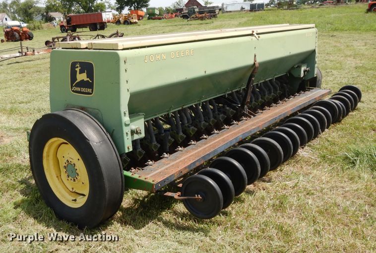 image for item DF5317 John Deere 8350 grain drill