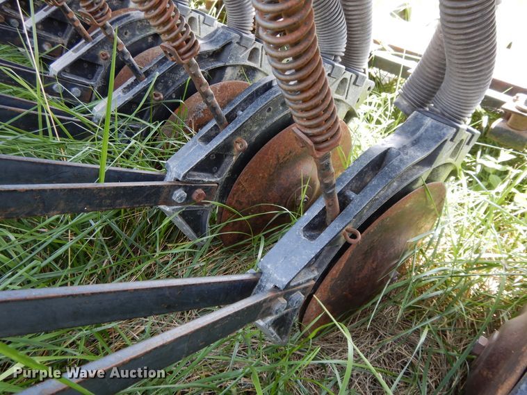 image for item DF5317 John Deere 8350 grain drill