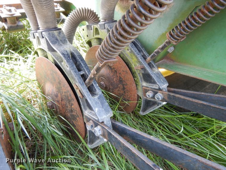 image for item DF5317 John Deere 8350 grain drill