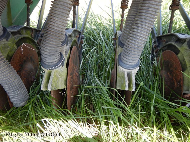 image for item DF5317 John Deere 8350 grain drill