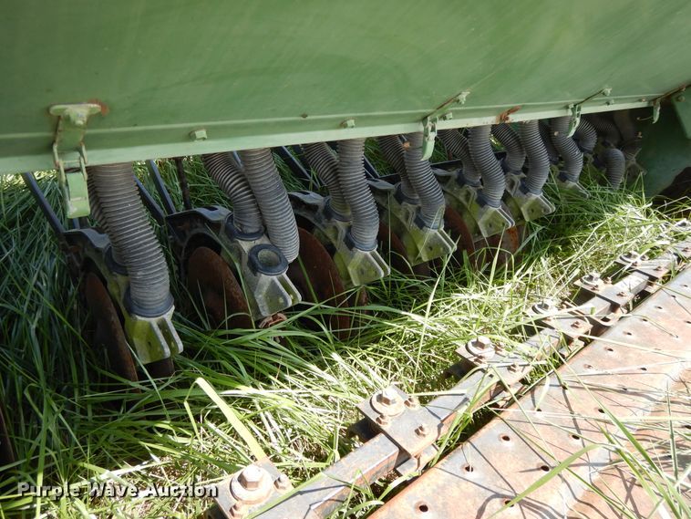 image for item DF5317 John Deere 8350 grain drill