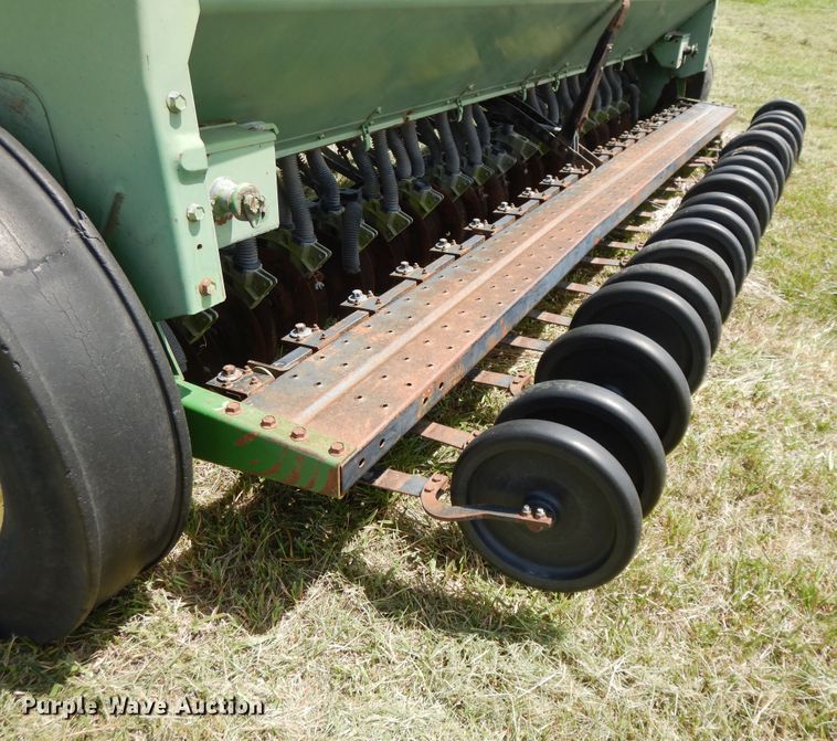 image for item DF5317 John Deere 8350 grain drill