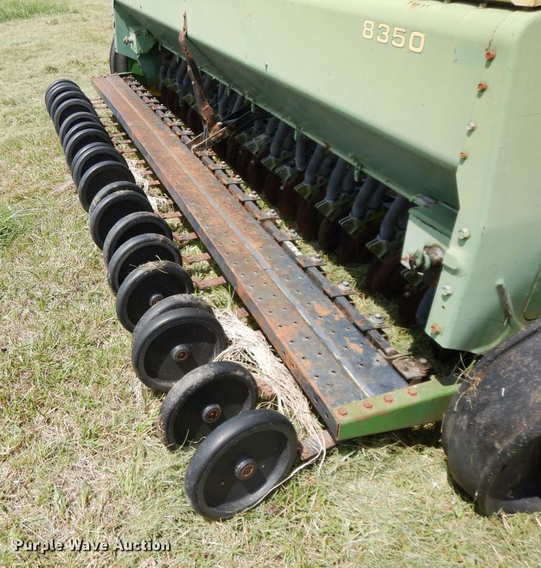 image for item DF5317 John Deere 8350 grain drill