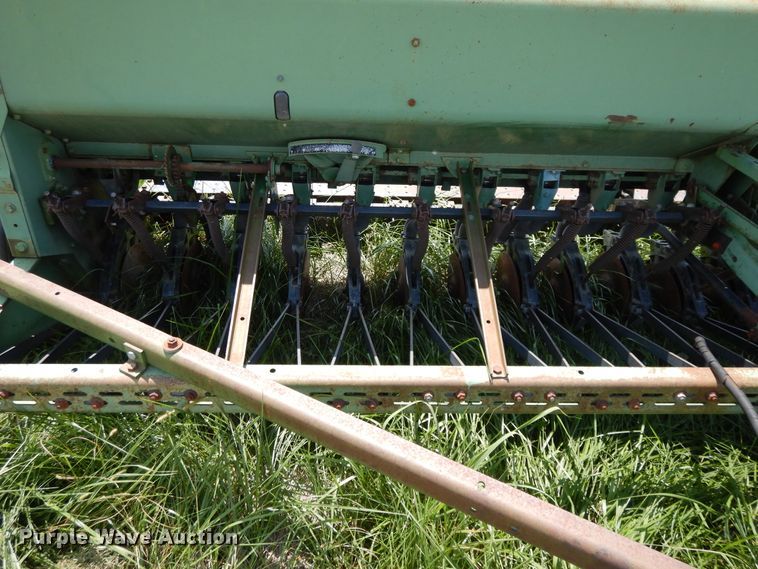 image for item DF5317 John Deere 8350 grain drill