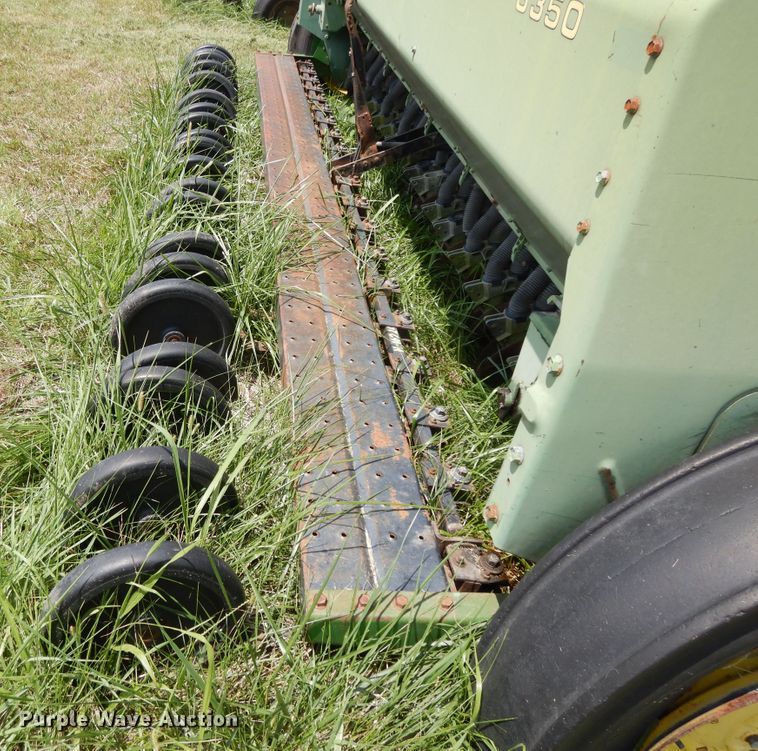 image for item DF5317 John Deere 8350 grain drill
