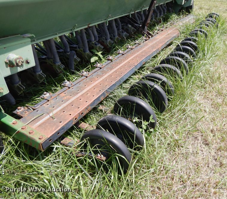 image for item DF5317 John Deere 8350 grain drill