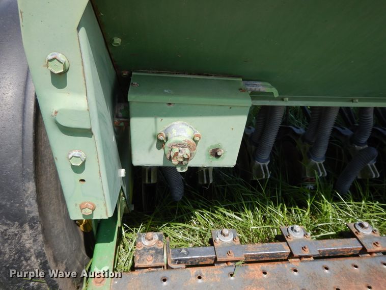 image for item DF5317 John Deere 8350 grain drill