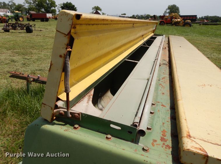 image for item DF5317 John Deere 8350 grain drill