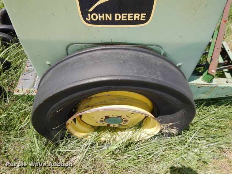 image for item DF5317 John Deere 8350 grain drill