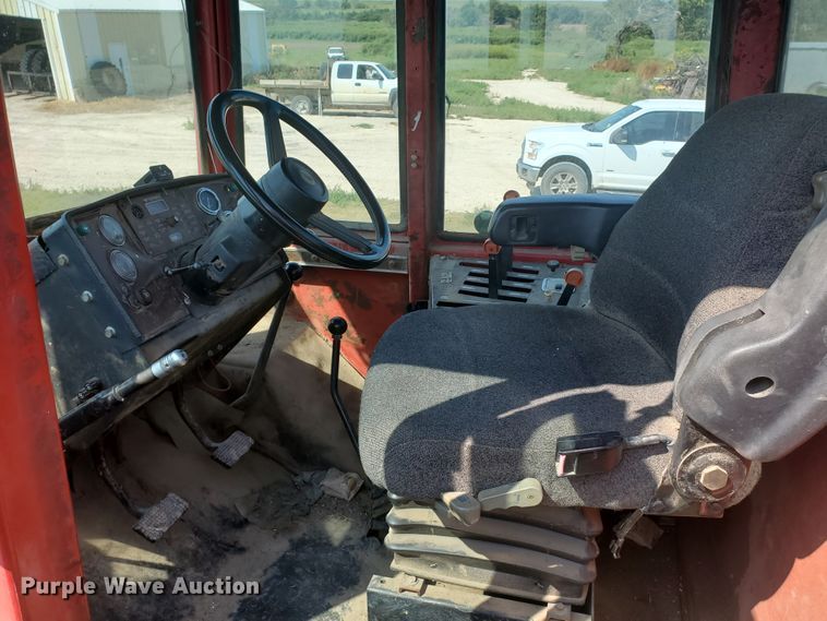 image for item DF5631 1984 Versatile 555  4WD tractor