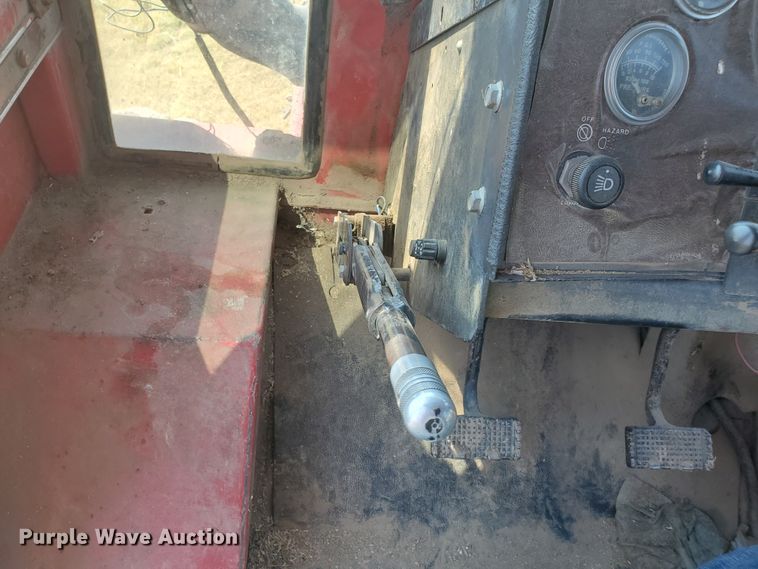 image for item DF5631 1984 Versatile 555  4WD tractor