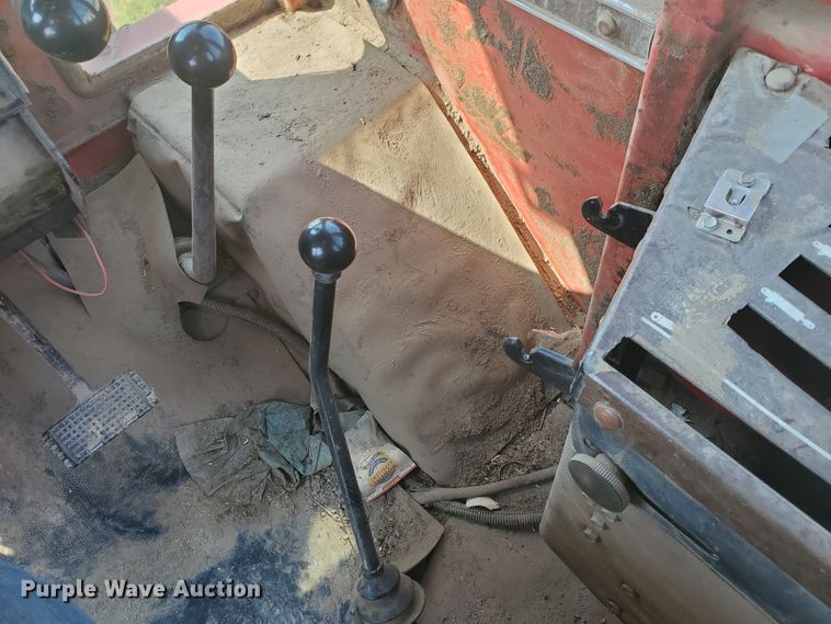 image for item DF5631 1984 Versatile 555  4WD tractor