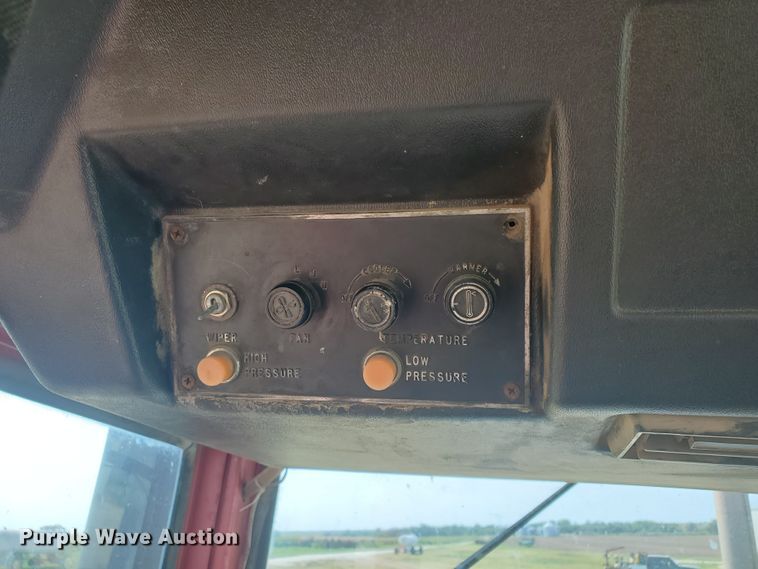 image for item DF5631 1984 Versatile 555  4WD tractor