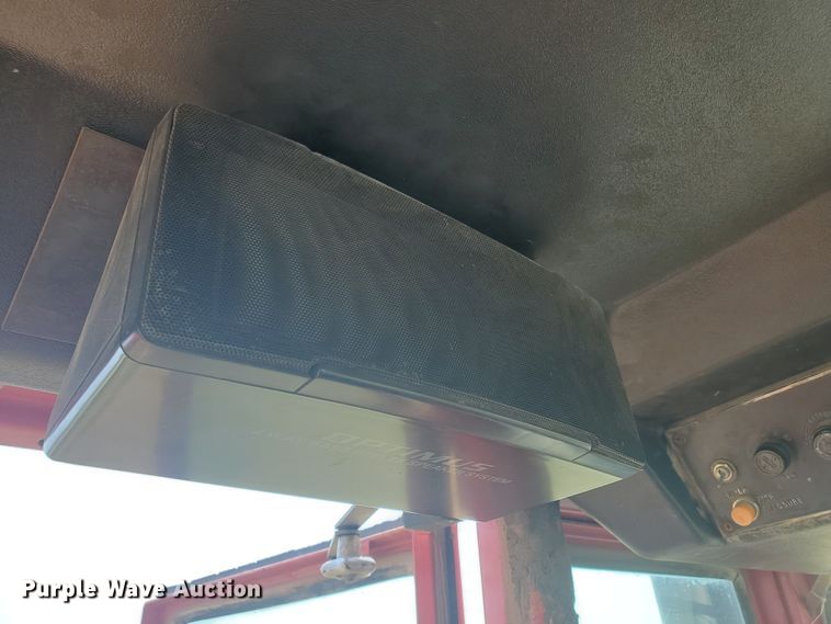 image for item DF5631 1984 Versatile 555  4WD tractor