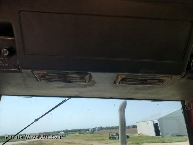 image for item DF5631 1984 Versatile 555  4WD tractor