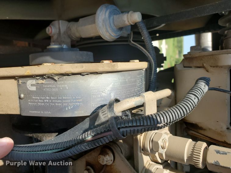 image for item DF5631 1984 Versatile 555  4WD tractor