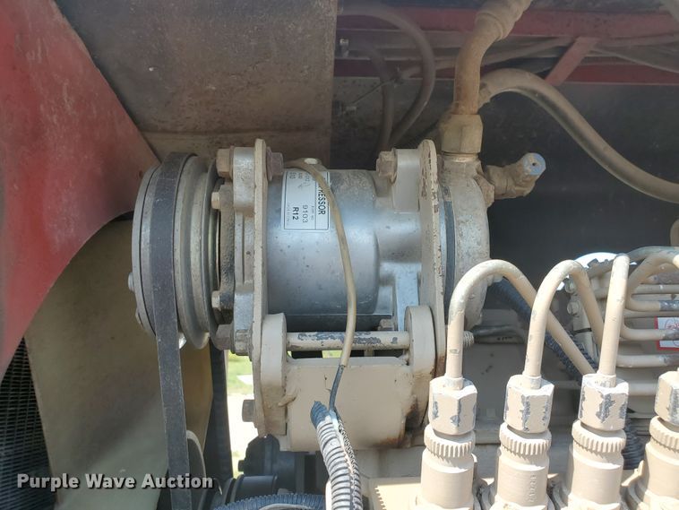 image for item DF5631 1984 Versatile 555  4WD tractor