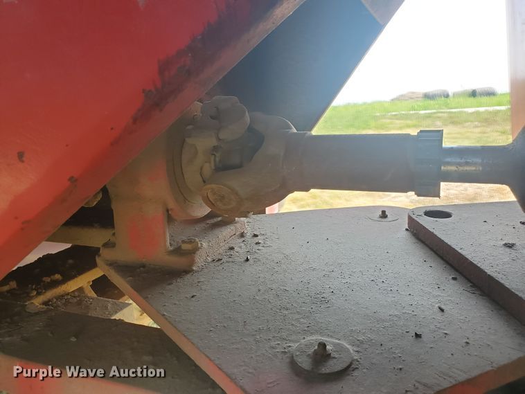 image for item DF5631 1984 Versatile 555  4WD tractor