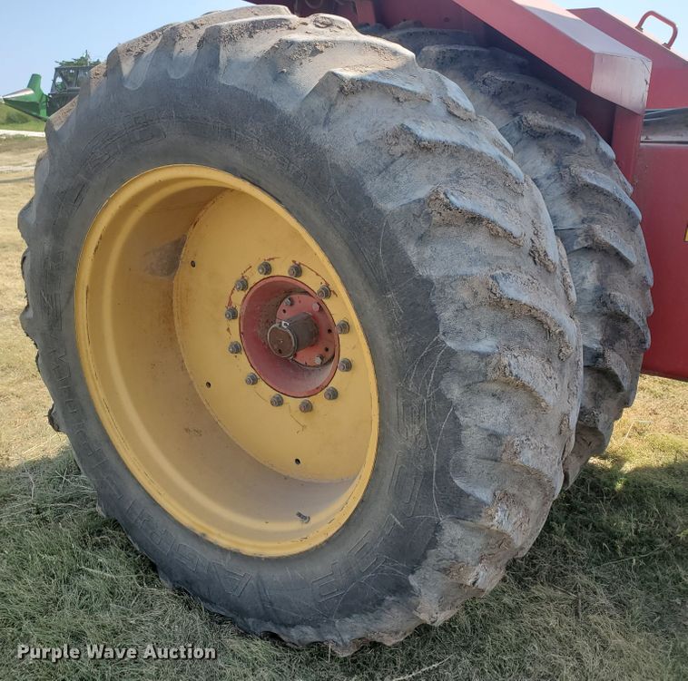 image for item DF5631 1984 Versatile 555  4WD tractor