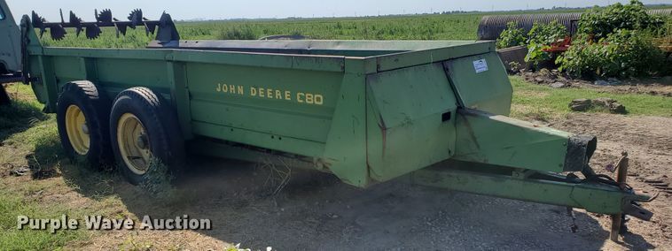 image for item DF5668 John Deere 680 manure spreader