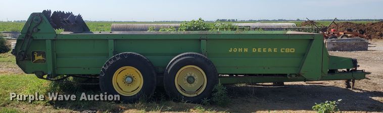 image for item DF5668 John Deere 680 manure spreader