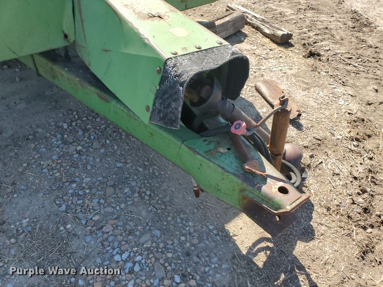 image for item DF5668 John Deere 680 manure spreader