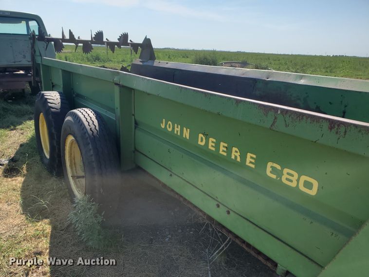 image for item DF5668 John Deere 680 manure spreader