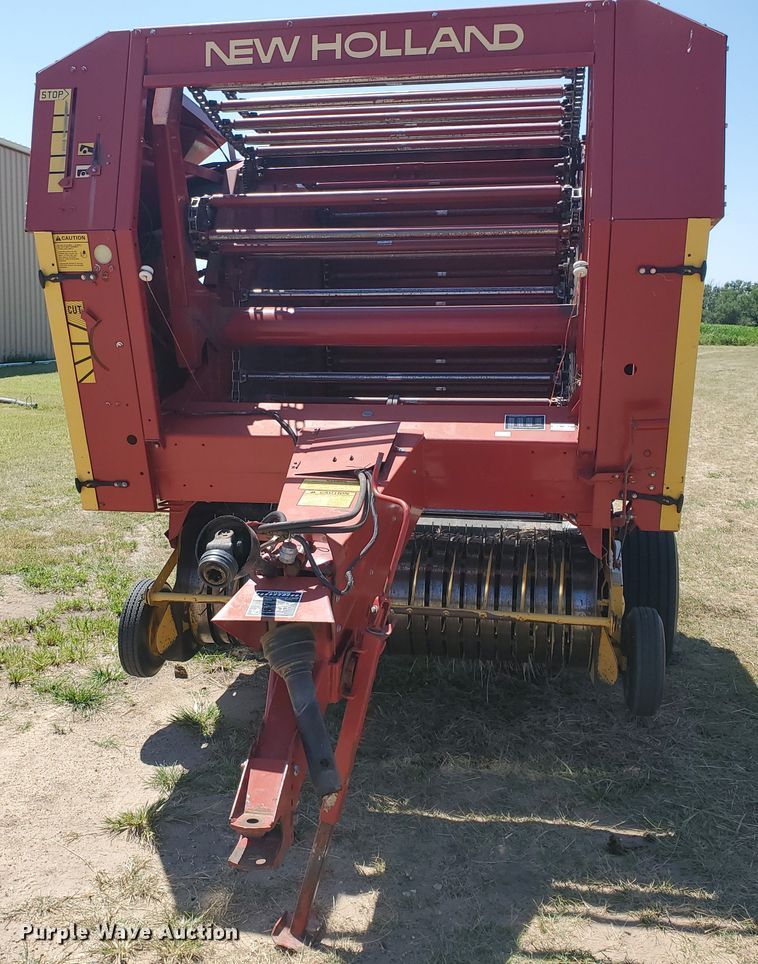 image for item DF5672 New Holland 853  round baler